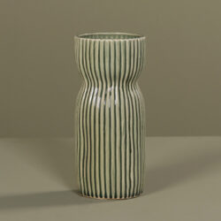 Váza keramická, zelená, 24cm - Oivte svj interir elegantnmi vzami z na nabdky. irok vbr z rznch materil pro v dokonal domov.